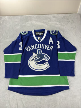 Vancouver Canucks NWT Men's Sz 50 EU Kevin Bieksa Jersey Reebok CCM Made Canada